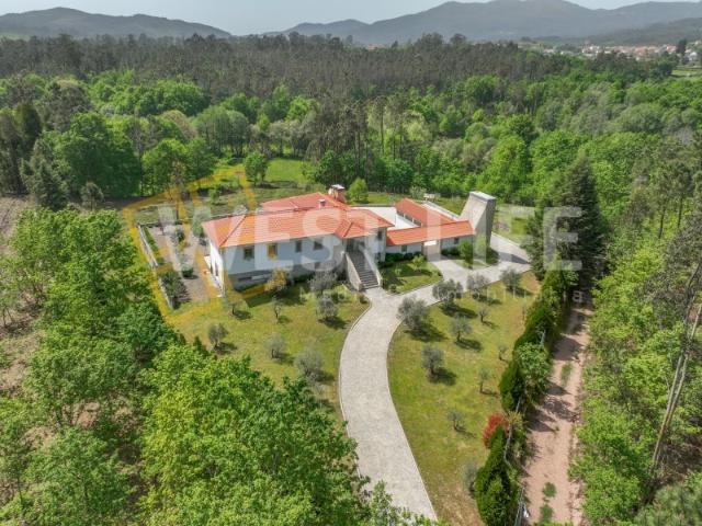 Moradia Independente T5 com terreno de 14000m2 Vista para as Montanhas Mágicas São Pedro do Sul, Viseu