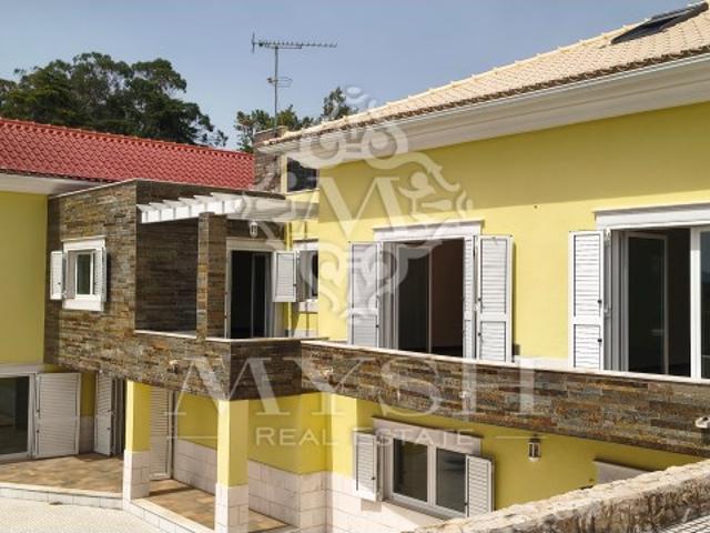 Moradia independente T6 com piscina e terreno de 4.857 m² em Belas