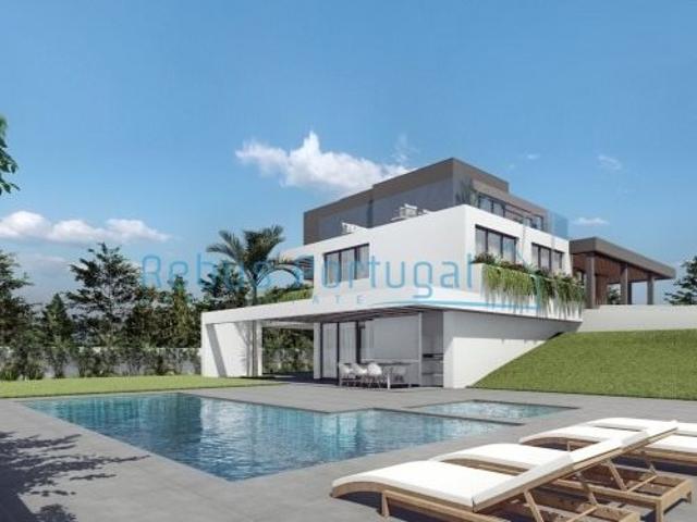 Moradia Independente com Estrutura Construída | Venda no Est. 342m² Quelfes