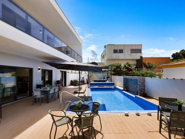 Moradia Independente com Piscina e Garagem em Monte Canelas Portimão, Portimão, Monte Canelas