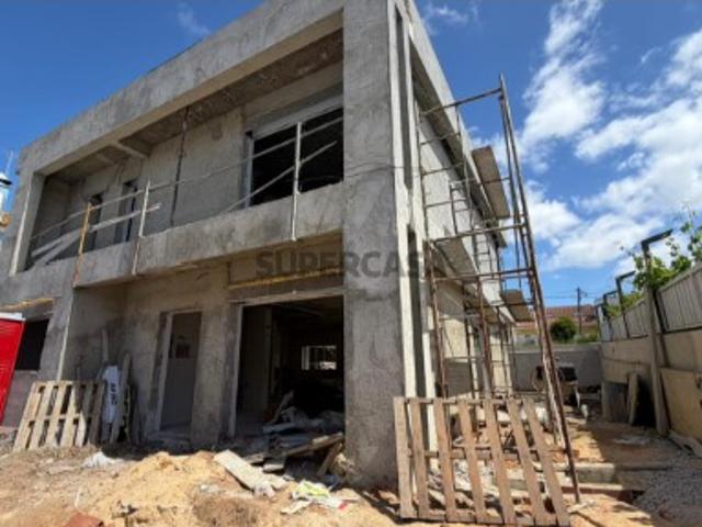 Moradia independente com piscina em Pinhal do Conde da Cunha Amora
