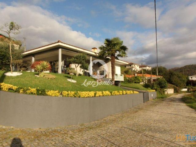Moradia independente entre Fafe Guimarães | 26064064197