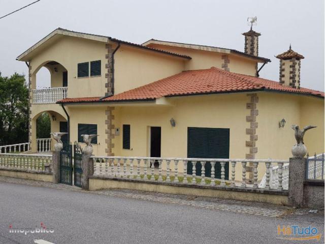 MORADIA INDIVIDUAL COM PISCINA, EM BARROS, VILA VERDE | 26083709000