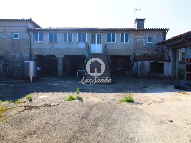 Moradia individual em pedra em Barcelos