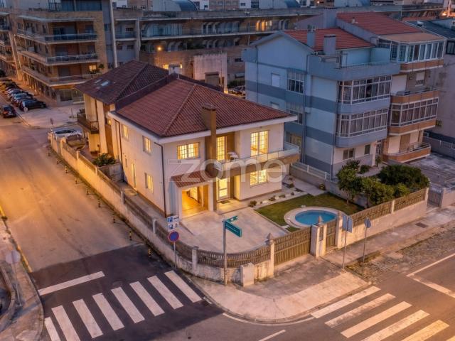 Moradia Individual T5 na Póvoa de Varzim