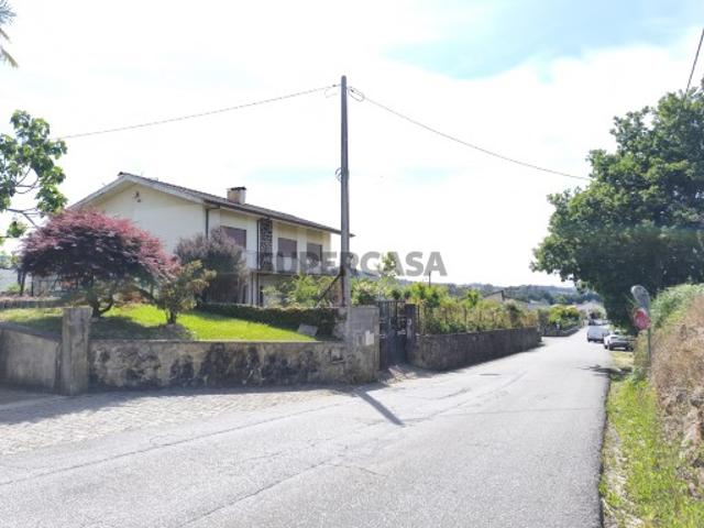 Moradia individual T3 com terreno em Airó Barcelos