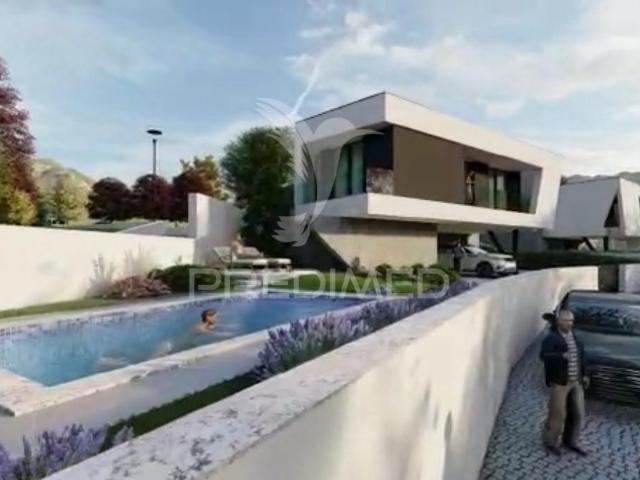 MORADIA INDIVIDUAL T3 NOVA COM PISCINA
