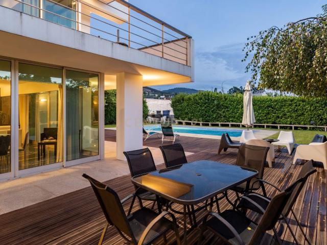 Moradia individual T4 com piscina Lamaçães