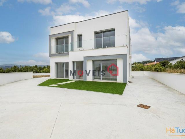 MORADIA INDIVIDUAL T4 Batalha | 26063918085