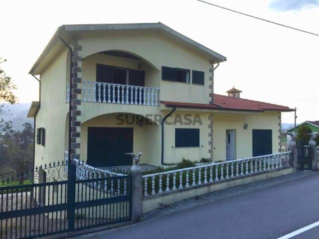 Moradia Individual T5 com piscina