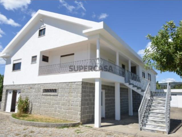 Moradia individual T6 em Gemieira, Ponte de Lima