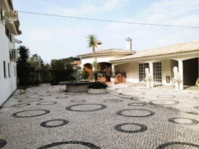Moradia Isolada com Piscina e Campo de Ténis Aveiro