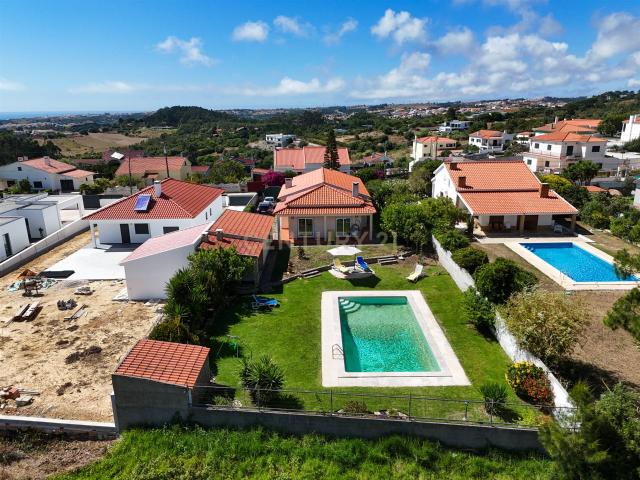 Moradia Isolada com Piscina em Lote de 908 m² | Sala Ampla |. 139m² Mafra