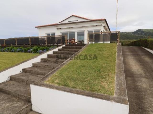 MORADIA ISOLADA COM VISTA MAR DIRETA