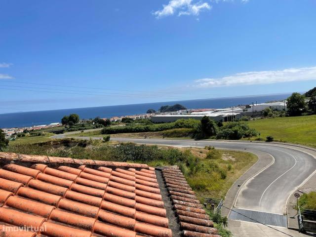 Moradia Isolada com Vista Mar inserida em Quinta