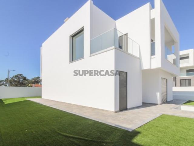 Moradia Isolada a 10 minutos da praia e do Golf