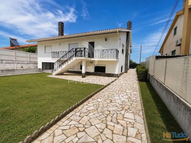 Moradia isolada a 3 minutos do centro da cidade | 26064084205