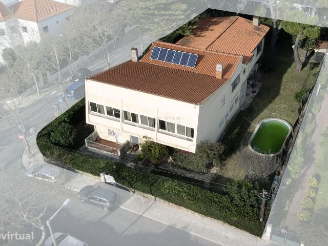 Moradia isolada de 574m2 para renovao em So Pedro do Estoril