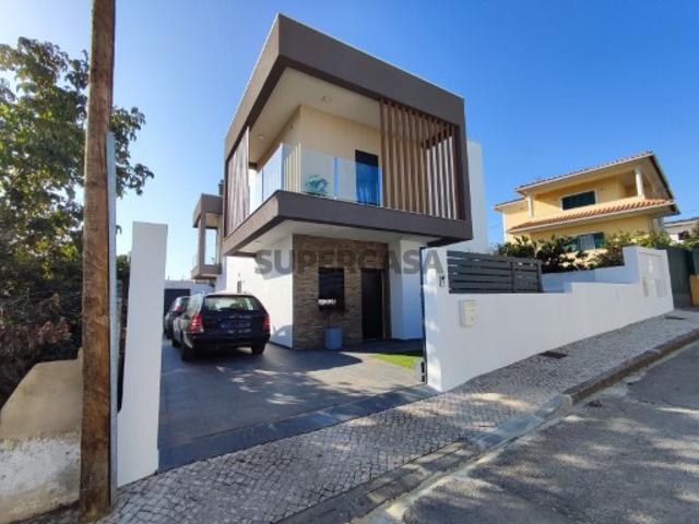 Moradia Isolada em Charneca da Caparica