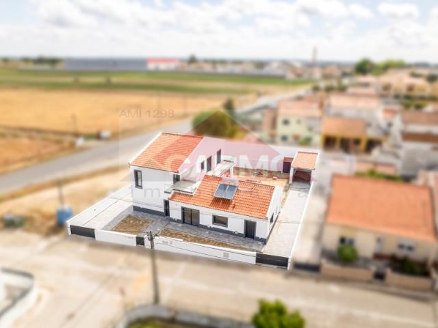 Moradia Isolada NOVA T5 2026 Oferta de Escritura!