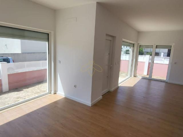 Moradia Isolada Nova na Charneca da Caparica para venda!