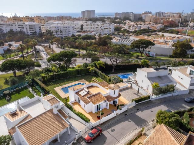 Moradia Isolada no Centro de Vilamoura 112m² Quarteira