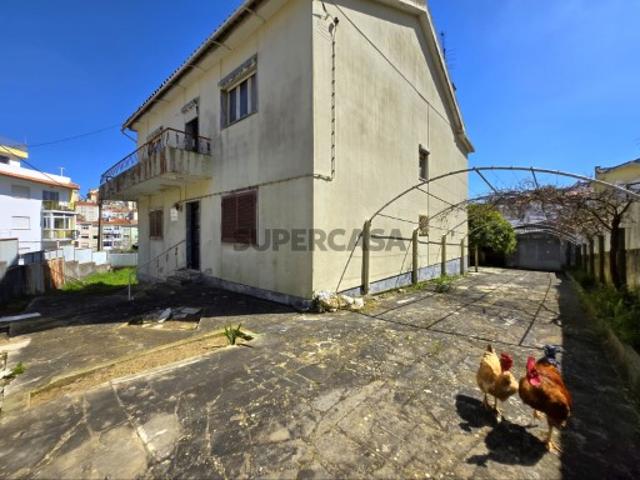 Moradia Isolada para recuperação Total Casais de Mem Martins Algueirão Lote 553m2