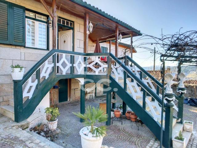 Moradia isolada restaurada com jardim, anexo e, Chaves, Vidago