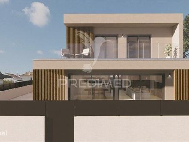 Moradia Isolada T2 em Sesimbra Aiana de Cima