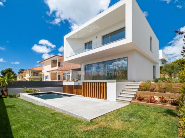 Moradia isolada T3+1 com jardim e piscina em Cascais
