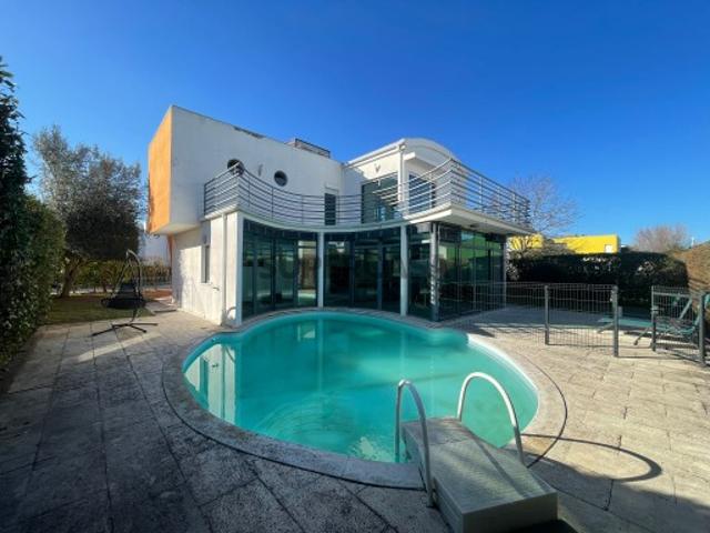 Moradia Isolada T3+1, com jardim e piscina, Urb. Palmela Village