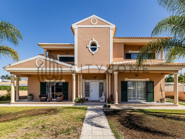 Moradia Isolada T3+1 com Piscina em Vale Pedras