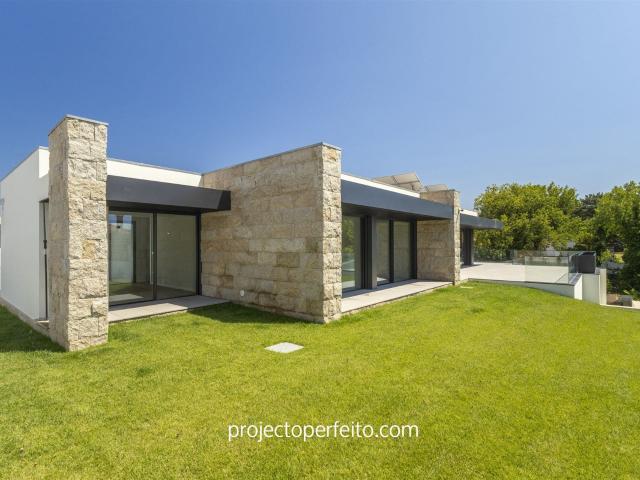 Moradia Isolada T3+1 Venda em São Félix da Marinha,Vila Nova. 240m² São Félix Da Marinha