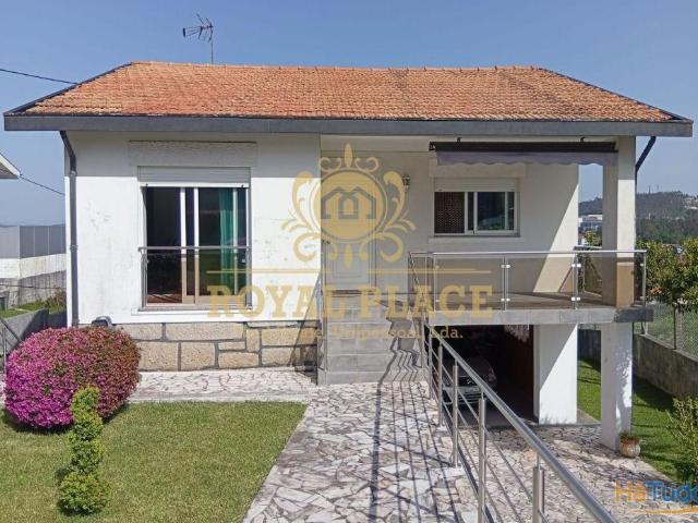 Moradia Isolada T3 + 1 em Lourosa | 26084075354