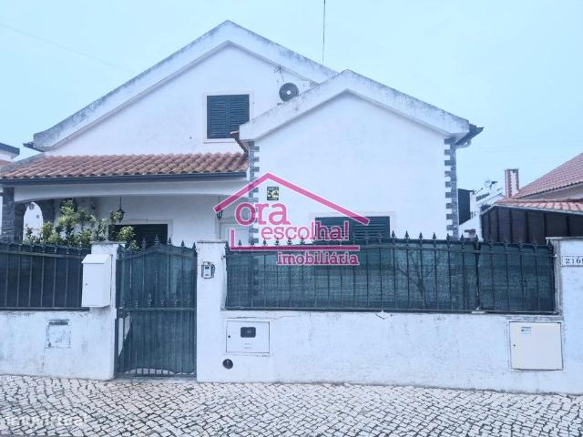 Moradia ISOLADA T3 + 2 com GARAGEM, terreno de 315 m2 na Quinta do.