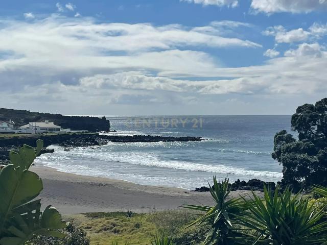 Moradia Isolada T3 com acesso à praia do pópulo Livramento | Ponta Delgada
