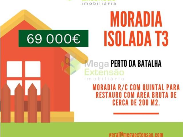 Moradia Isolada T3, com espaço exterior, perto da Batalha