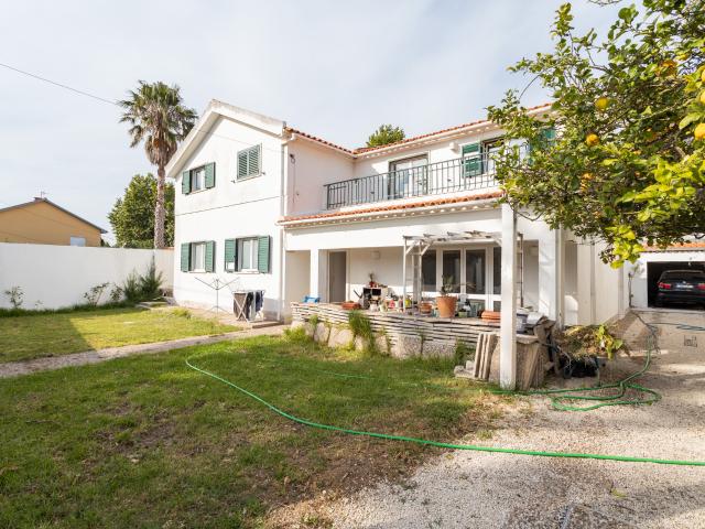 Moradia Isolada T3 com Jardim e Garagem junto à A5