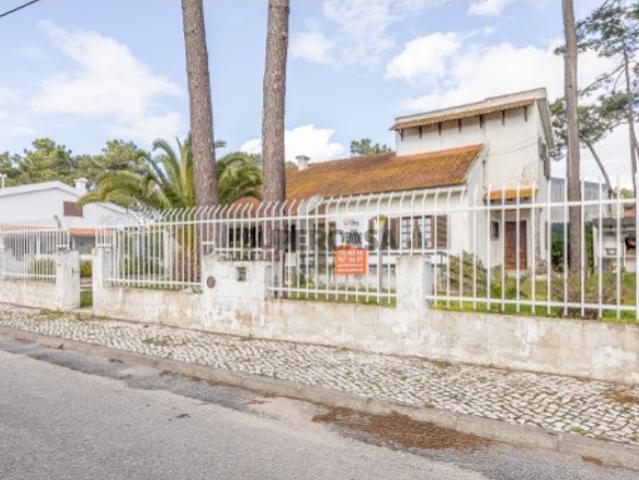 Moradia Isolada T3+1 com Lote de 640m2 Vale Bem, Aroeira