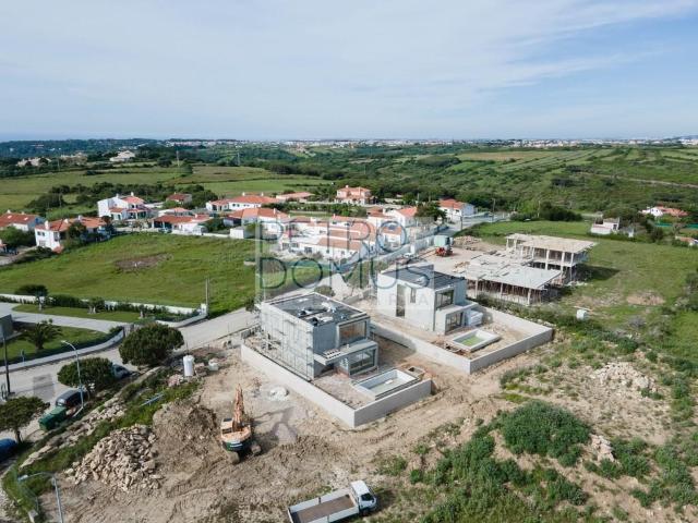Moradia Isolada T3 Com Piscina E Jardim | Sintra 0m² São João das Lampas e de Terrugem