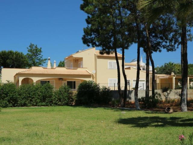 Moradia isolada T3 com piscina em Almancil 285m² Almancil
