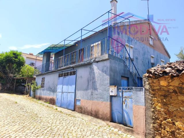 Moradia Isolada T3 com Terreno e Garagem em Bairradas, Figueiró dos Vinhos