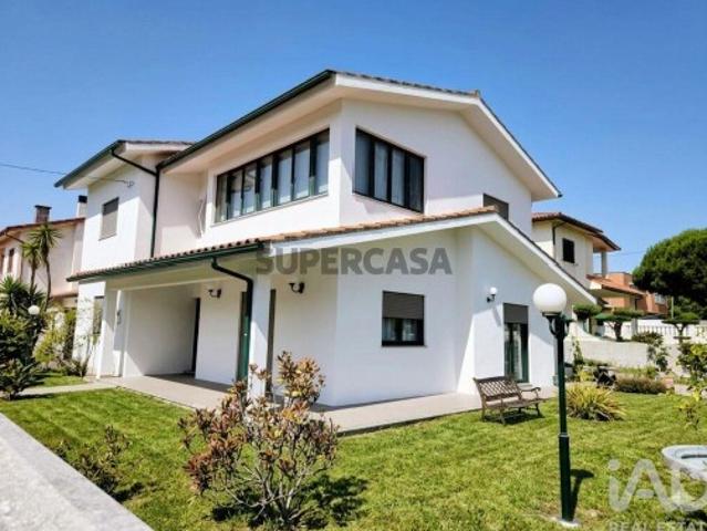 Moradia isolada T3 em Chafé de 266 m²