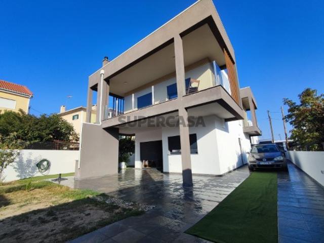 Moradia Isolada em Charneca da Caparica