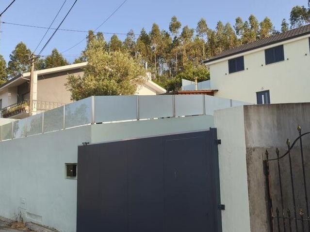 Moradia isolada T3 em Sandim, Olival, Lever e Crestuma de 88. 88m² Lever