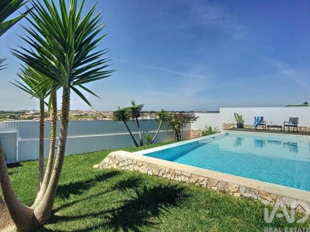 Moradia isolada T3 em Silveira de 150 m²
