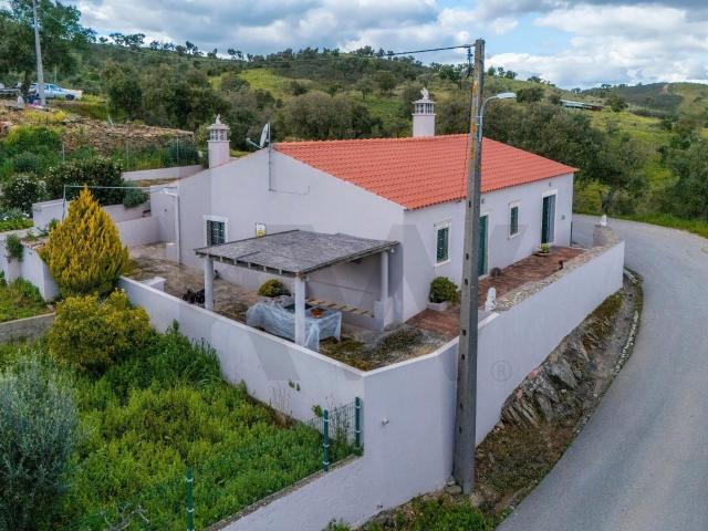 Moradia isolada T3 no Coração da Serra Algarvia, Loulé, Salir