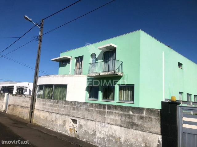 MORADIA ISOLADA T3 NO RAMO GRANDE, LAJES PRAIA DA VITRIA