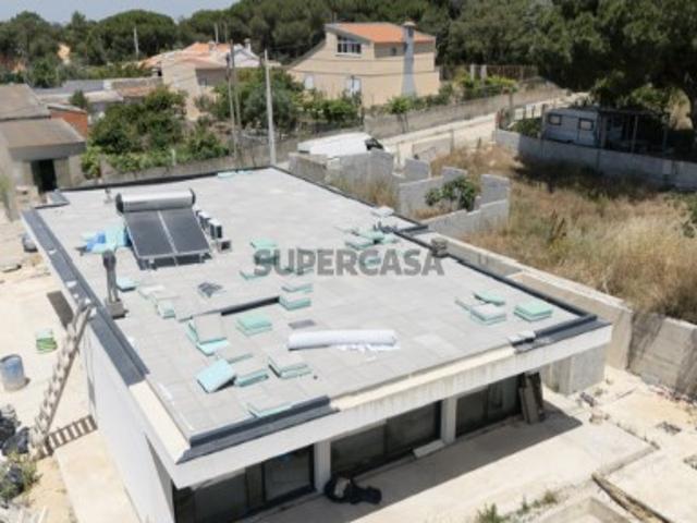 Moradia Isolada T3 Térrea em fase de conclusão em Cabeço Verde Barreiro