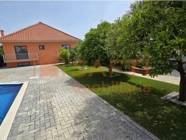 Moradia Isolada T4+1 com Piscina Quinta Do Conde Sesimbra
